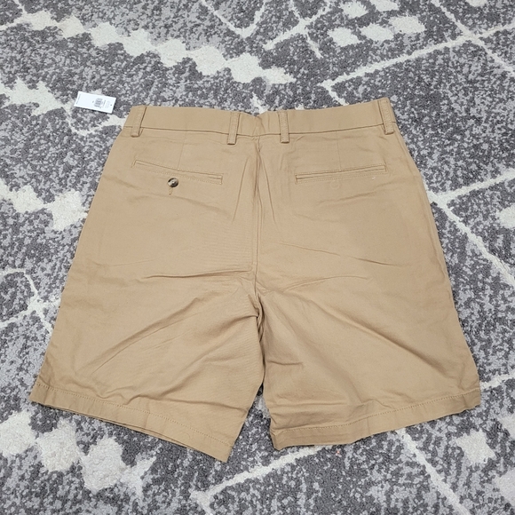 Old navy shorts - Picture 5 of 6